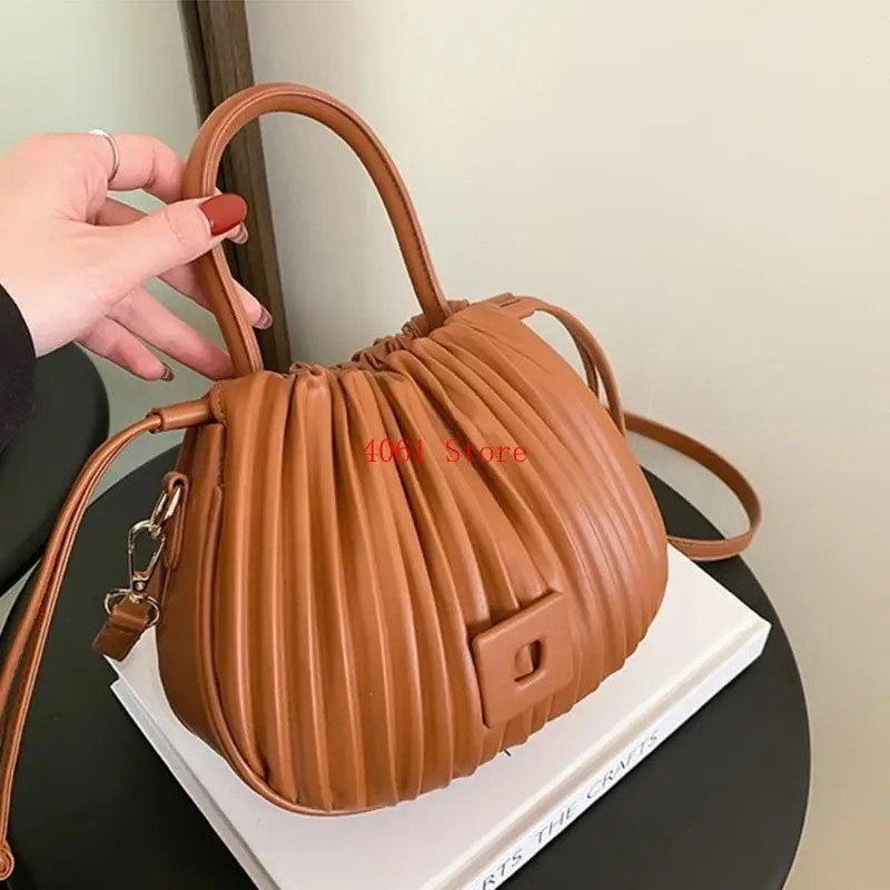 Practical Women Ruched Crossbody Bag Versatile Bag Perfect for Various Occasions like Daily Life Shopping & Travel