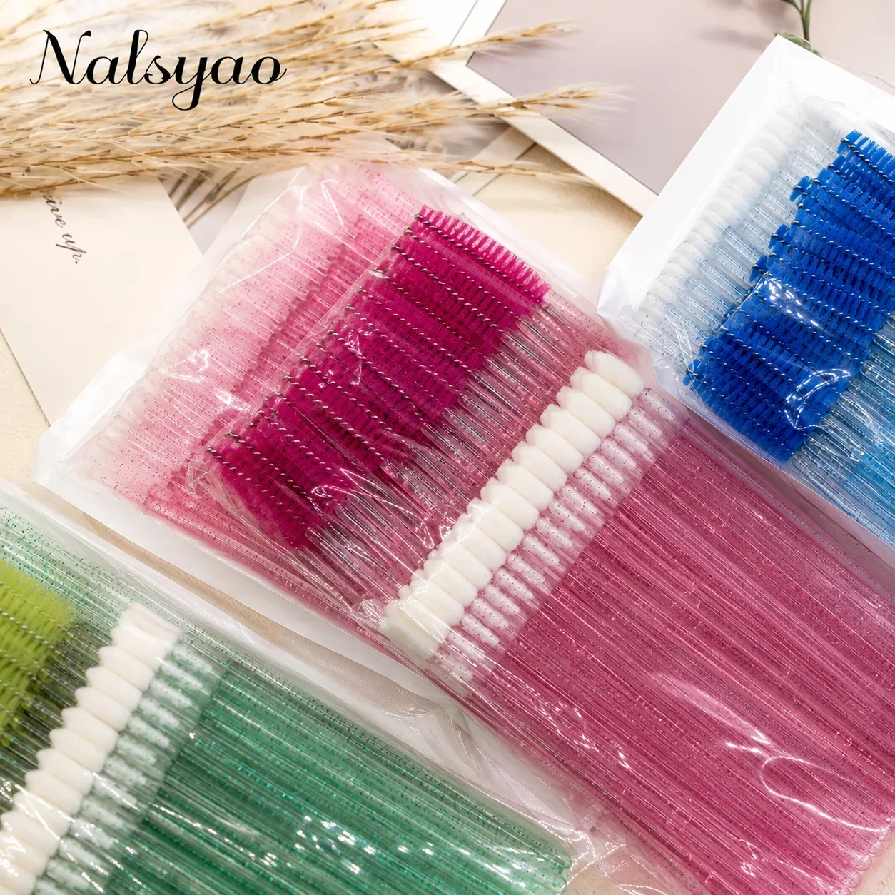 200pcs Eyelash Extension Removal Brush Micro Brush Lipline Cotton Brush for Eyelash Tools Professional