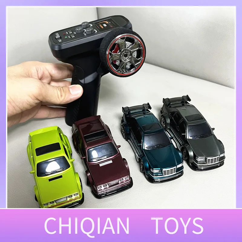 

Новое поступление, высокоскоростной радиоуправляемый дрифт-автомобиль в масштабе 1:43, гироскоп, полноприводный детский игрушечный автомобиль, модель быстрых гоночных автомобилей, игрушка