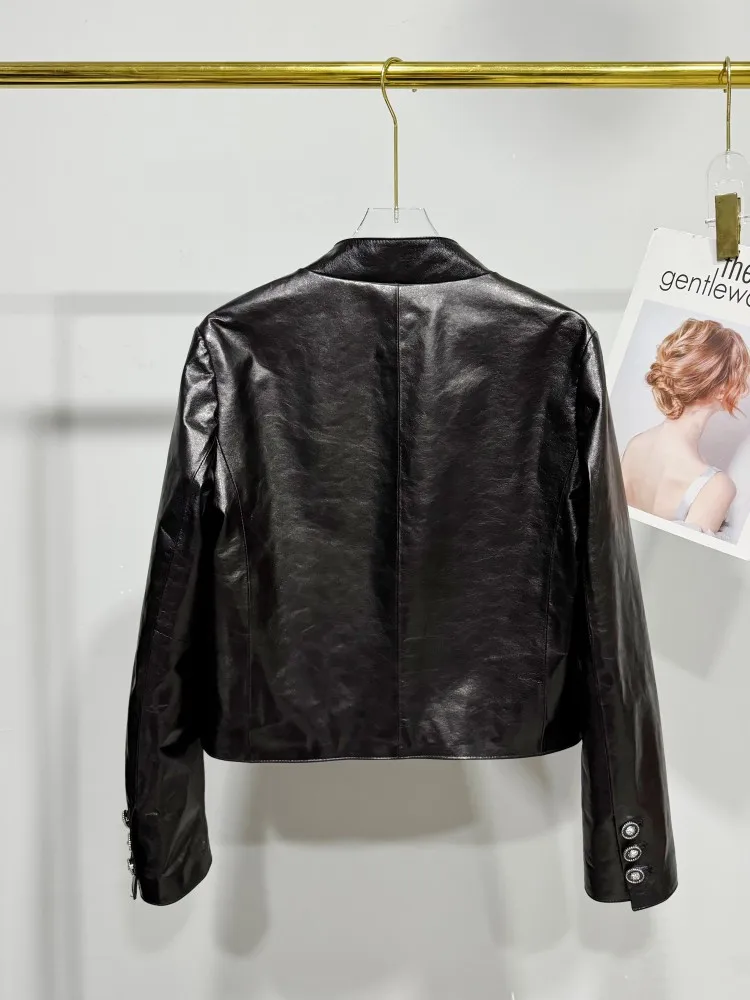 سترة نسائية كلاسيكية بياقة واقفة واحدة الصدر من جلد الغنم الطبيعي مصممة بشمع زيتي قصير معطف جلد حقيقي ملابس الشارع