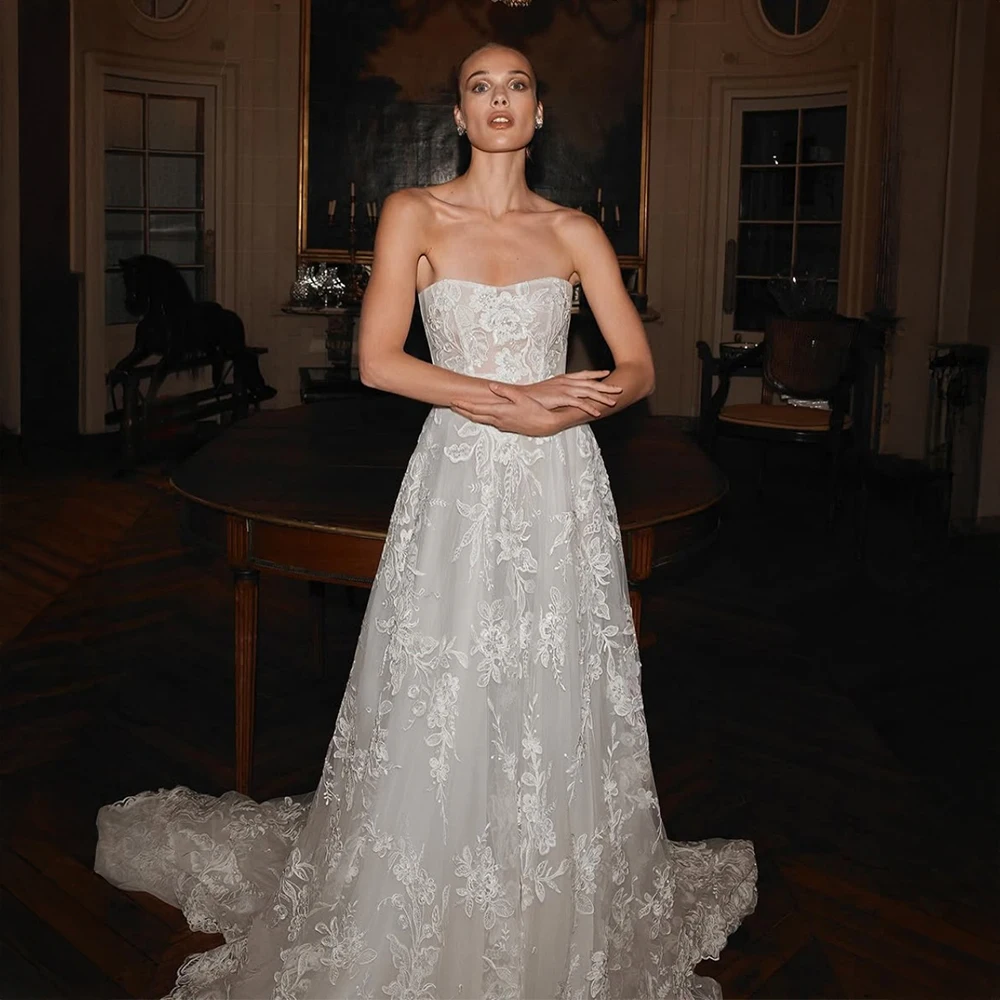 

Customized Romantic Strapless Lace Appliques Wedding Dress For Women A Line Tulle Bridal Gown With Court Train For Modern Bride