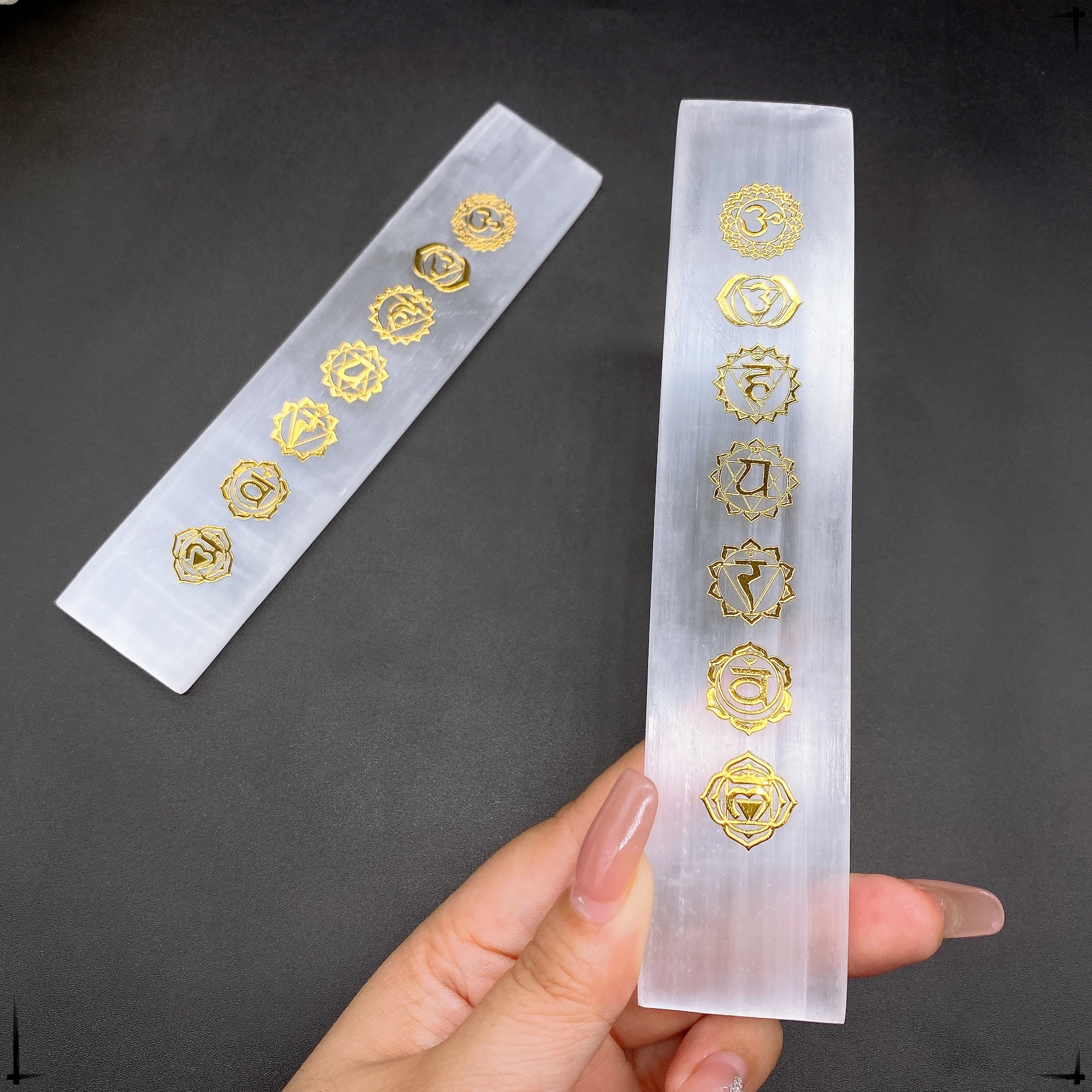 

1PC Natural Selenite 7 Chakra White Gypsum Plate Healing Stone Mineral Chakra Plate Gypsum Mineral Specimen Home Decoration Gift