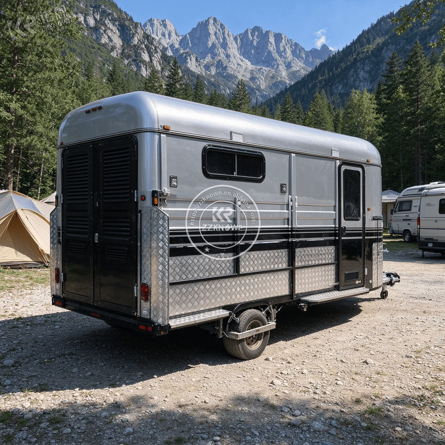 Straight Load Horse Trailer For Simple Stable Access Horse Transport Trailer With Functional Entry Design