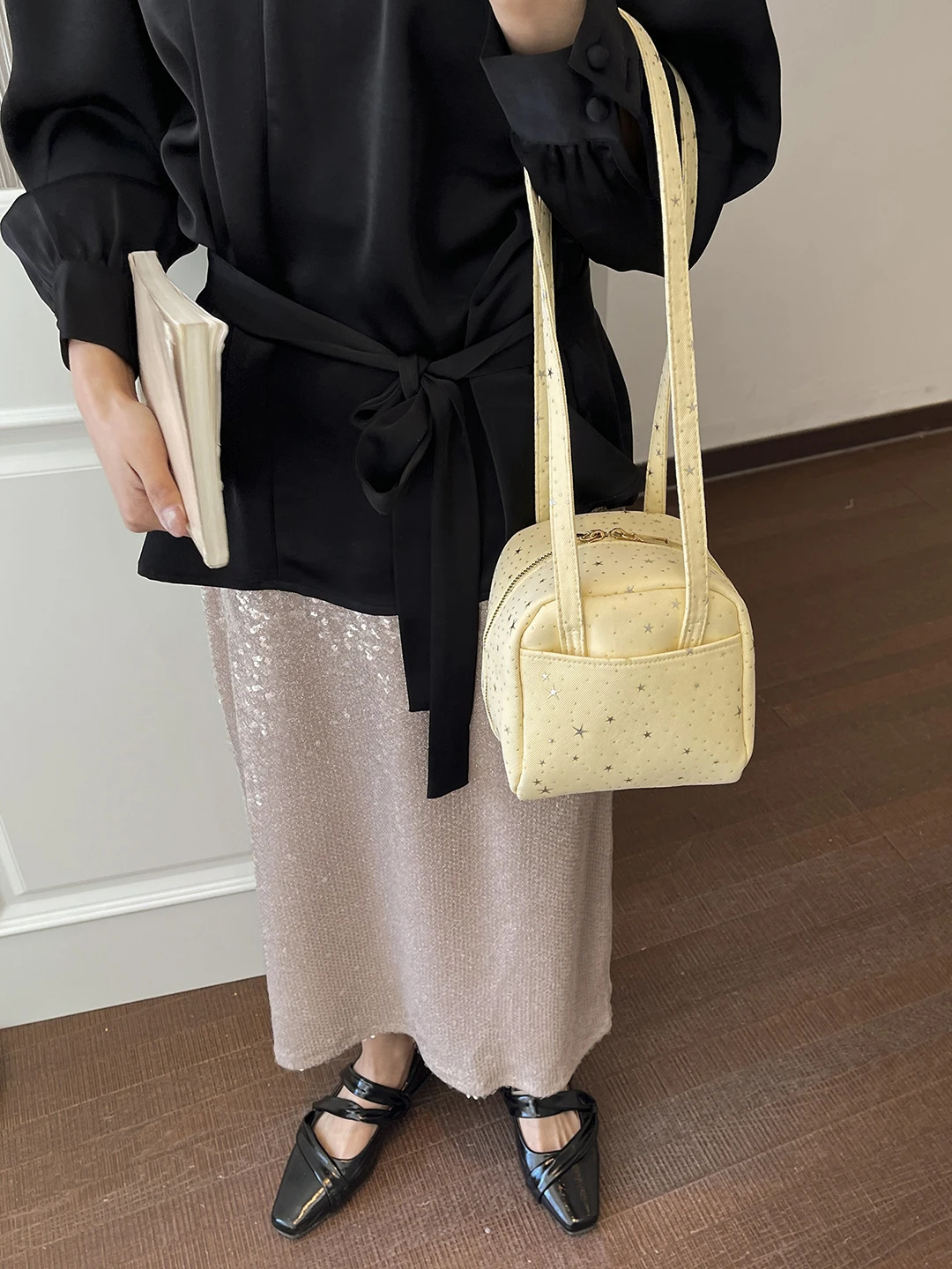 2026 New  Style Versatile Commuting Single Shoulder Bag Relaxing Small Square High Aesthetic Individual Handheld Bag
