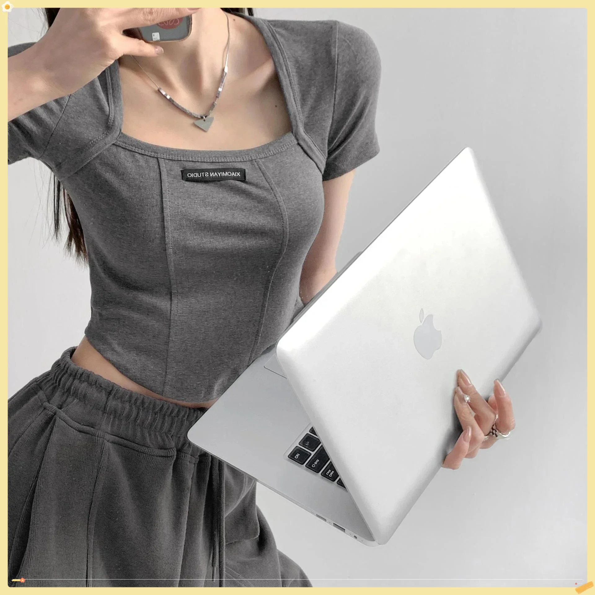 

Летняя короткая женская футболка Instagram с квадратным ключицей и открытым базовым слоем Pure Desire, дугообразная футболка с открытой талией и короткими рукавами