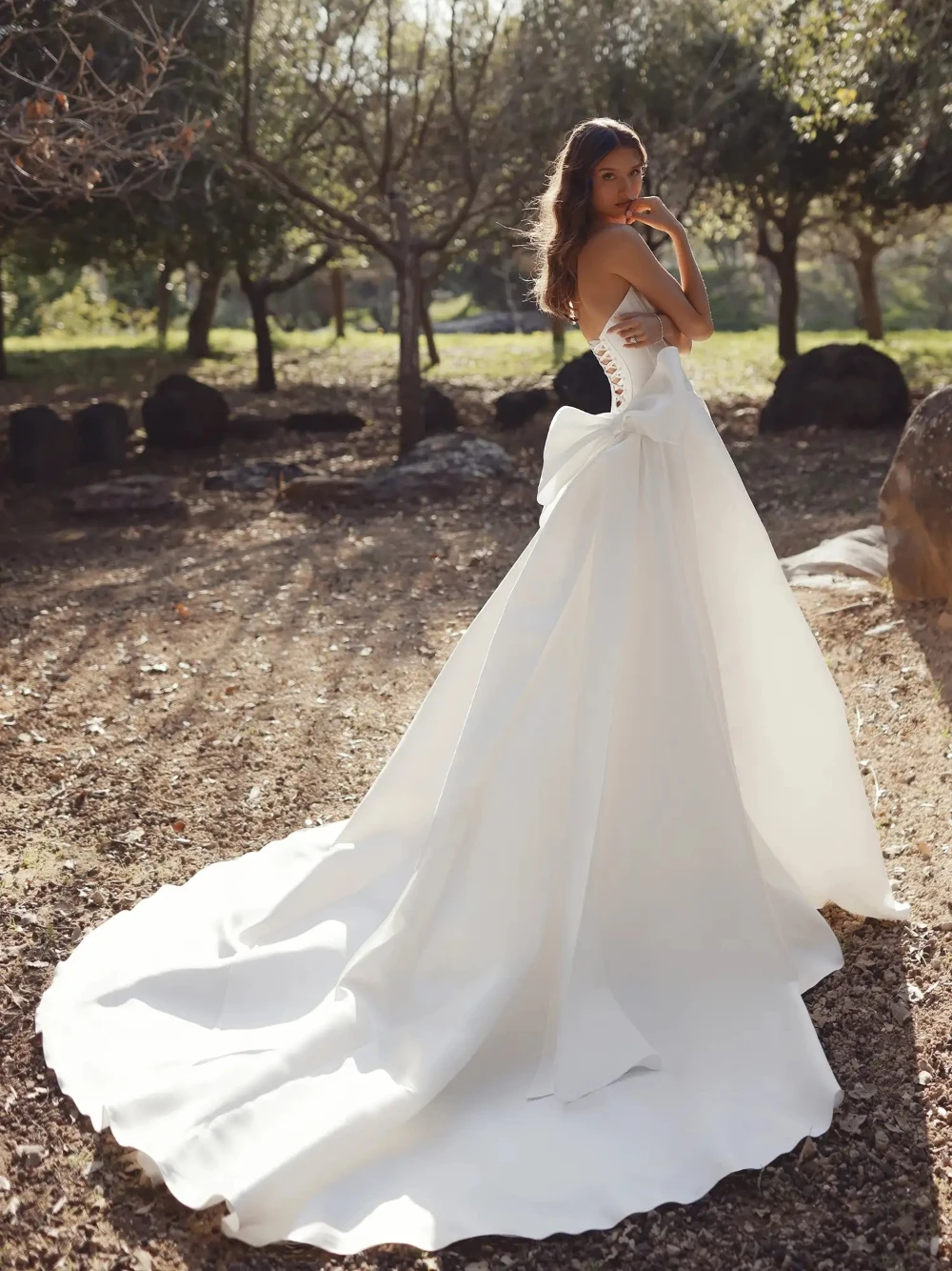 Graceful Satin Wedding Dress Customized A Line Long Train Bridal Gown With Bow Detail Princess Corset Sleeveless Bride Wear