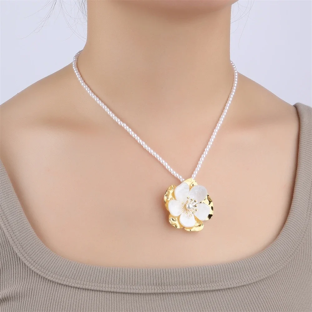 Elegant Shell Flower Pendant Necklace For Women Minimalist Stainless Steel Necklace Party Wedding Fashion Jewelry Girls Gift