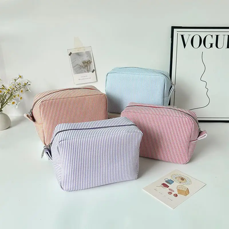 Gestreifte Kosmetiktasche mit großem Fassungsvermögen für Damen, Make-up-Aufbewahrung, Kulturbeutel, Brautjungfern-Geschenk – Detail 2