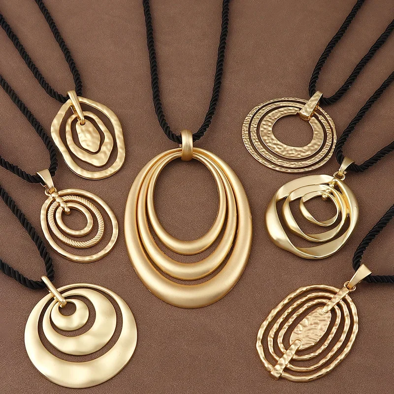 

1 x Summer Chunky Rope Cord Elegant Fashion Necklace With A Multilayer Chic Charm Pendant Jewelry,Suitable All Season Necklace