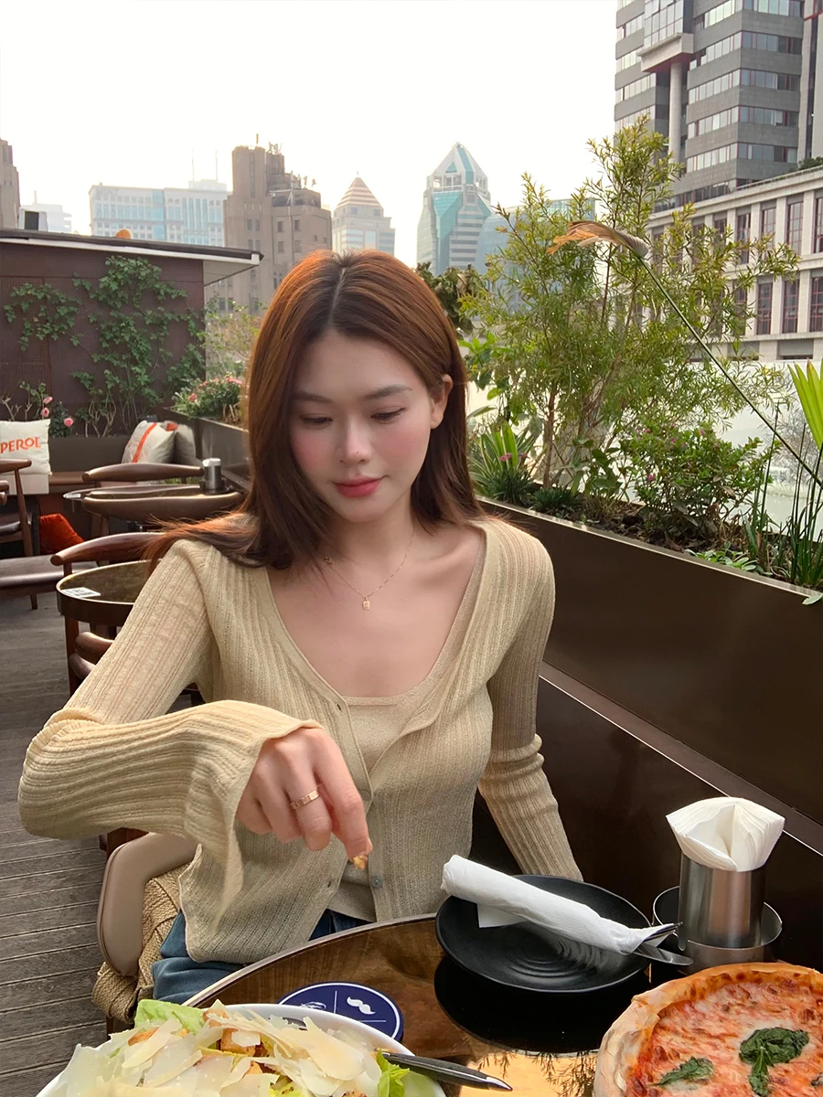 

Lazy Zoe Summer Knitted Two-Piece Set V-Ne Bell Sve Open Cardigan U-Ne Inner Strap Soft Light Flier Faion Set