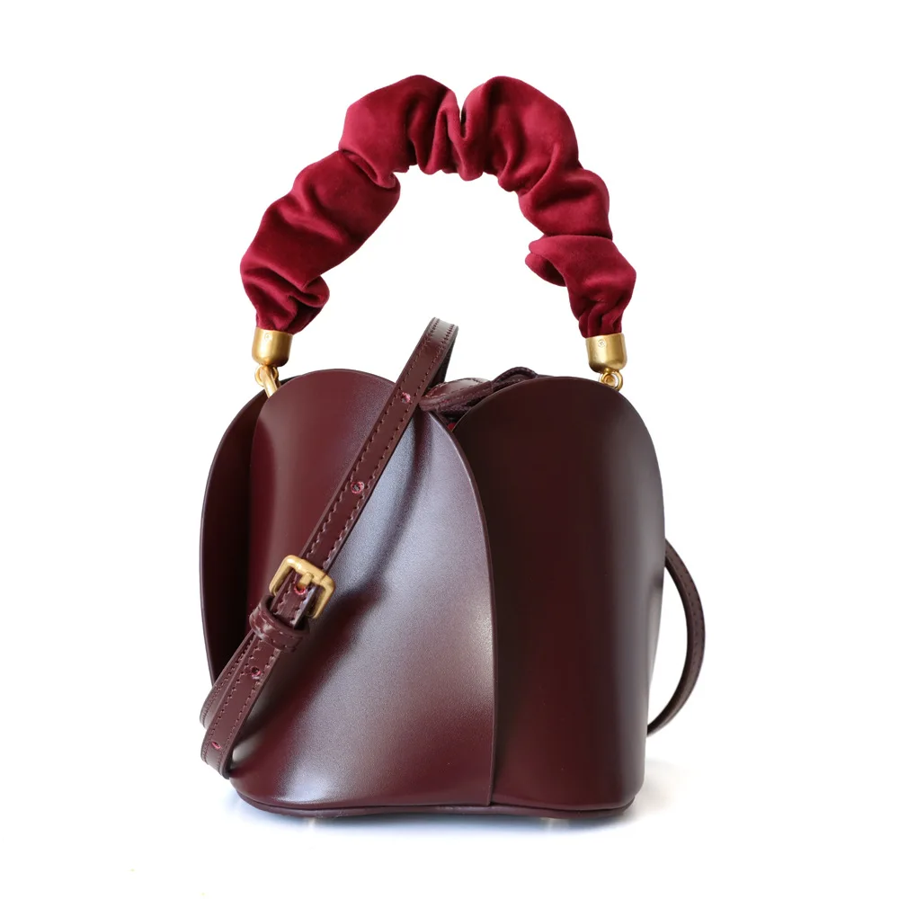 2024 Genuine Leather Women Mini Bucket Bag Wine Red Cowskin Ladies Shoulder Messenger Bags Flower Shape Handbags Small Totes