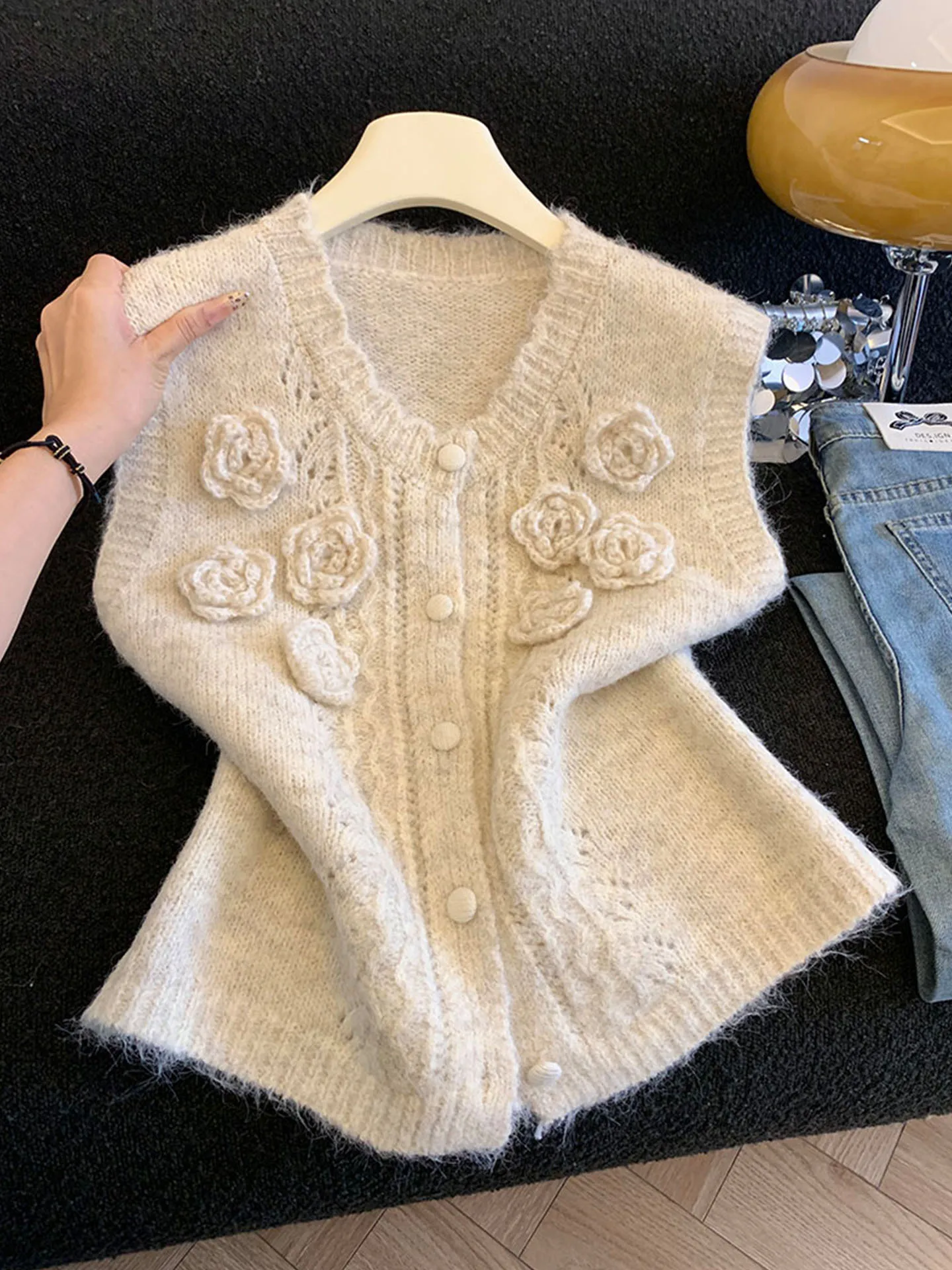 

Женский модный вязаный жилет Emily Clud с 3D-цветами, рекомендованный, для осени и зимы, для многослойных образов