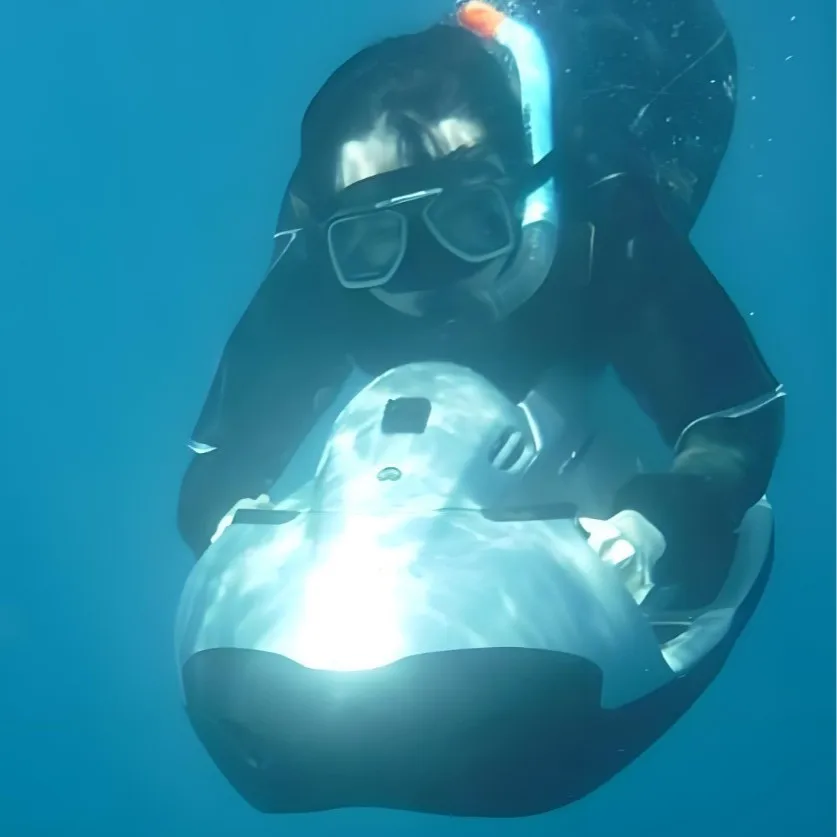 مناسبة لـ seabob F5S الدافع 2025 جديد F9 قارب الماء يخت قارب سريع قارب الإنقاذ الشركة المصنعة