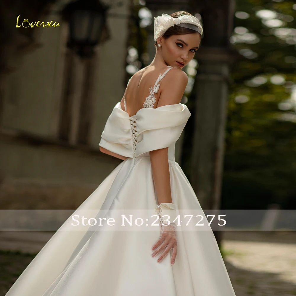 Vestidos de casamento graciosos Loverxu-A-Line, fora do vestido de ombro, simples vestido de cetim, apliques, elegante, 2024