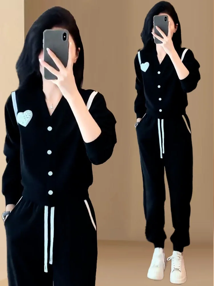 Lässiges Mode-Set für Damen, 2025, Herbst, neuer Stil, High-End, kleine Sportbekleidung, Sweatshirt und Hose, zweiteiliges Set