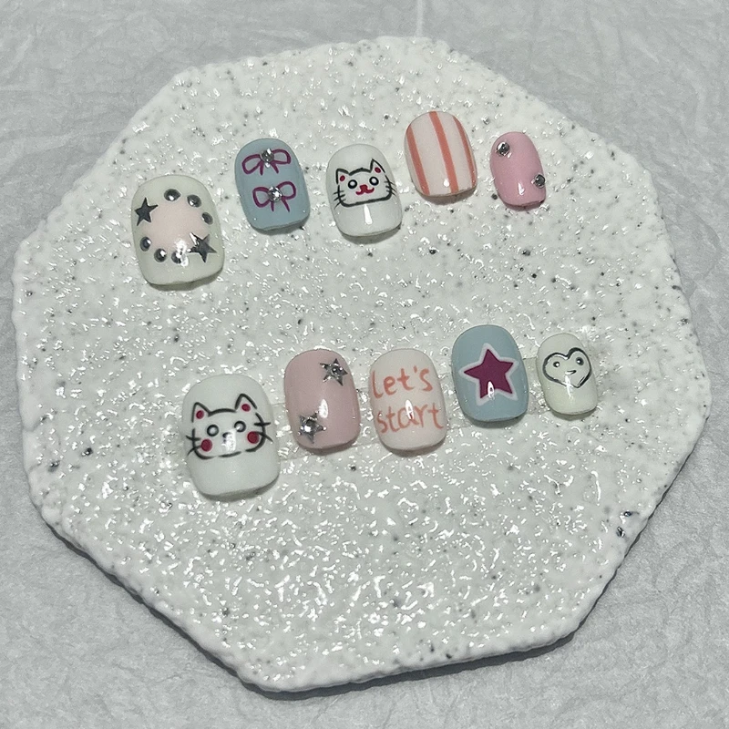 النجمي يتصادم الألوان لطيف نمط اضغط على الأظافر اليدوية الكتابة على الجدران هريرة القوس قصيرة الأظافر وهمية بقع ملصقات الأظافر #2