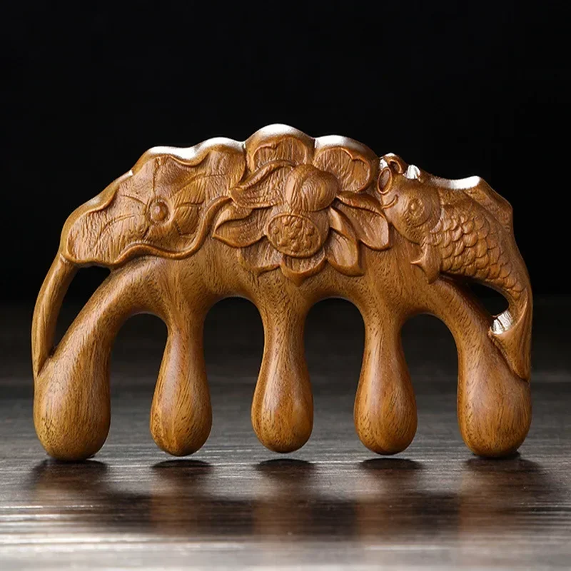 

Массажная деревянная расческа с золотым сандаловым деревом, расческа-меридиан, массажер для ухода за здоровьем, массажная расческа с листьями лотоса, рыбой, терапия головы