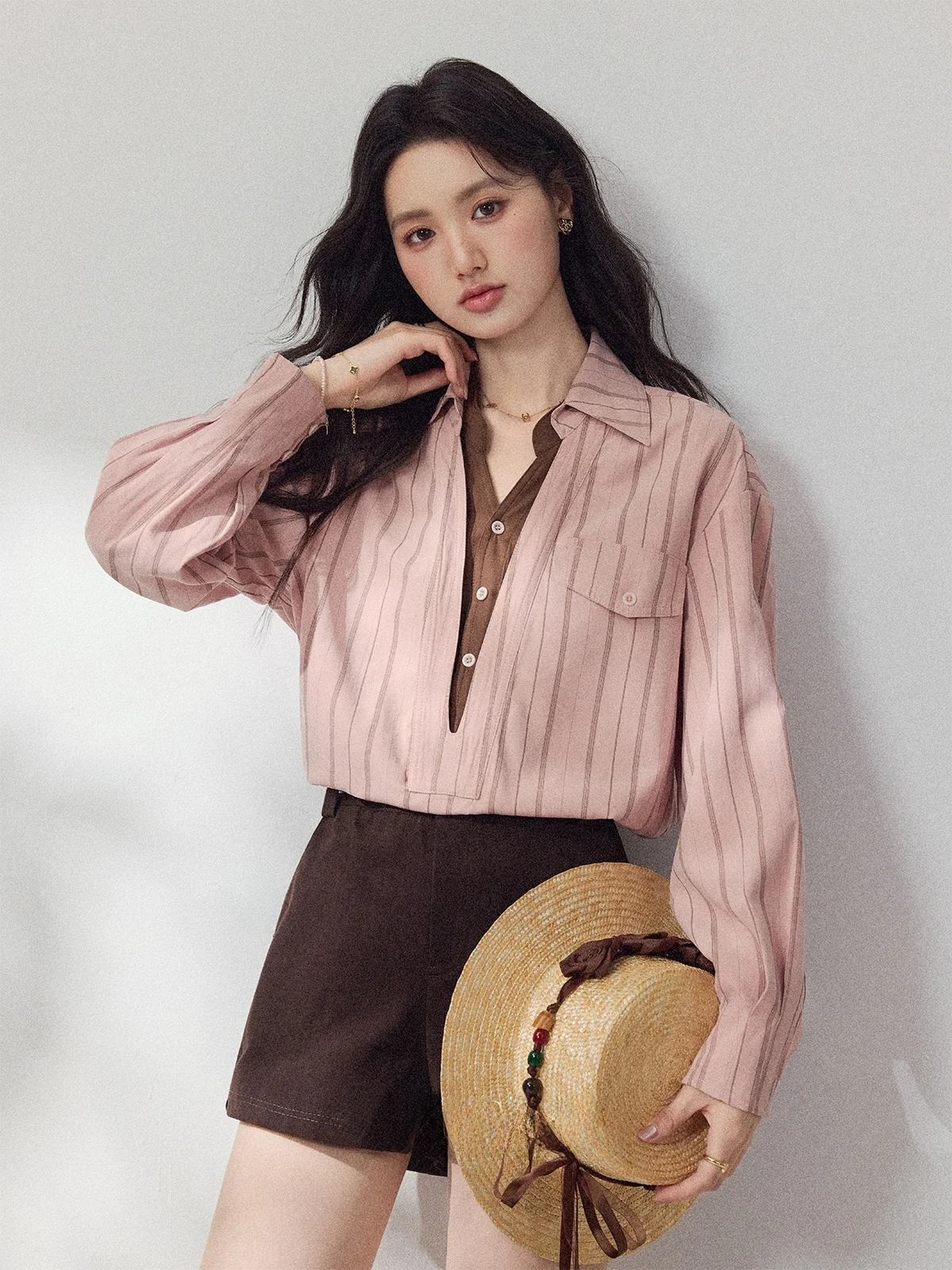 

Свободная женская рубашка с длинным рукавом, розовая, в студенческом стиле, с имитацией двухслойности, дышащая, удобная, весенняя, модная, повседневная.