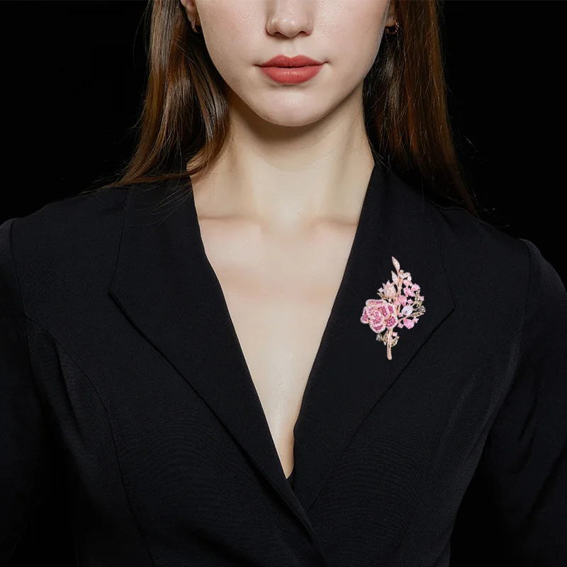 Fashion Rose Inlaid Colorful Zircon Temperament Flower Brooch Lady Suit Jacket Shirt Pin Jewelry Banquet Dress Accessories Gift