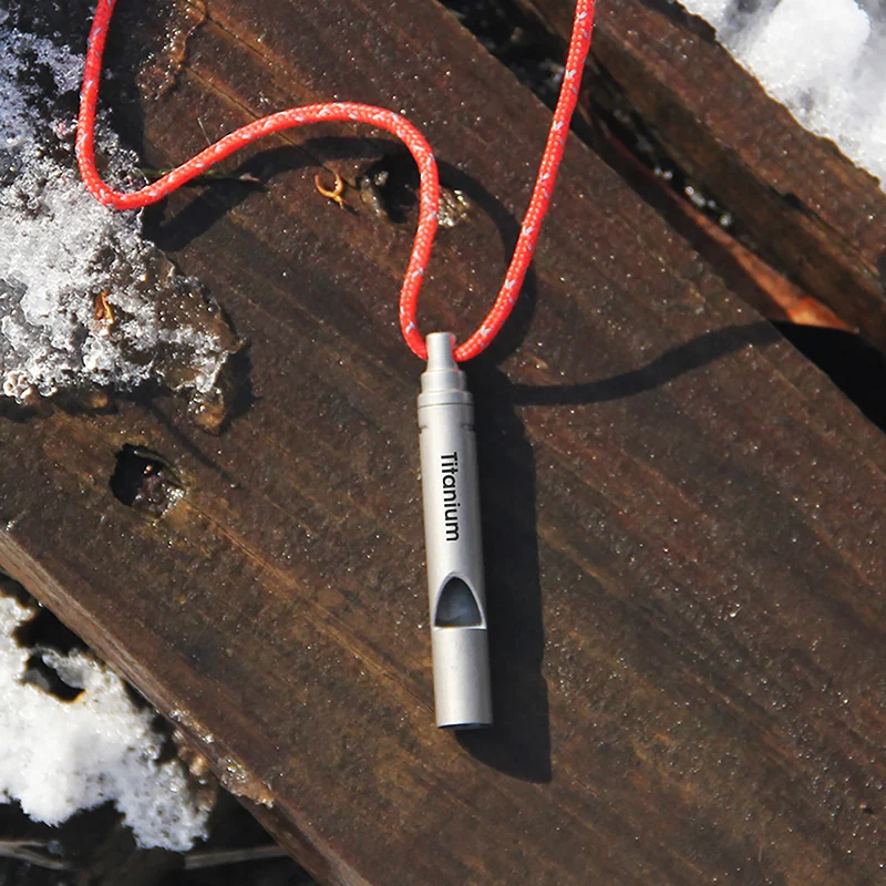 Ultralight Camping Safety Whistle 3