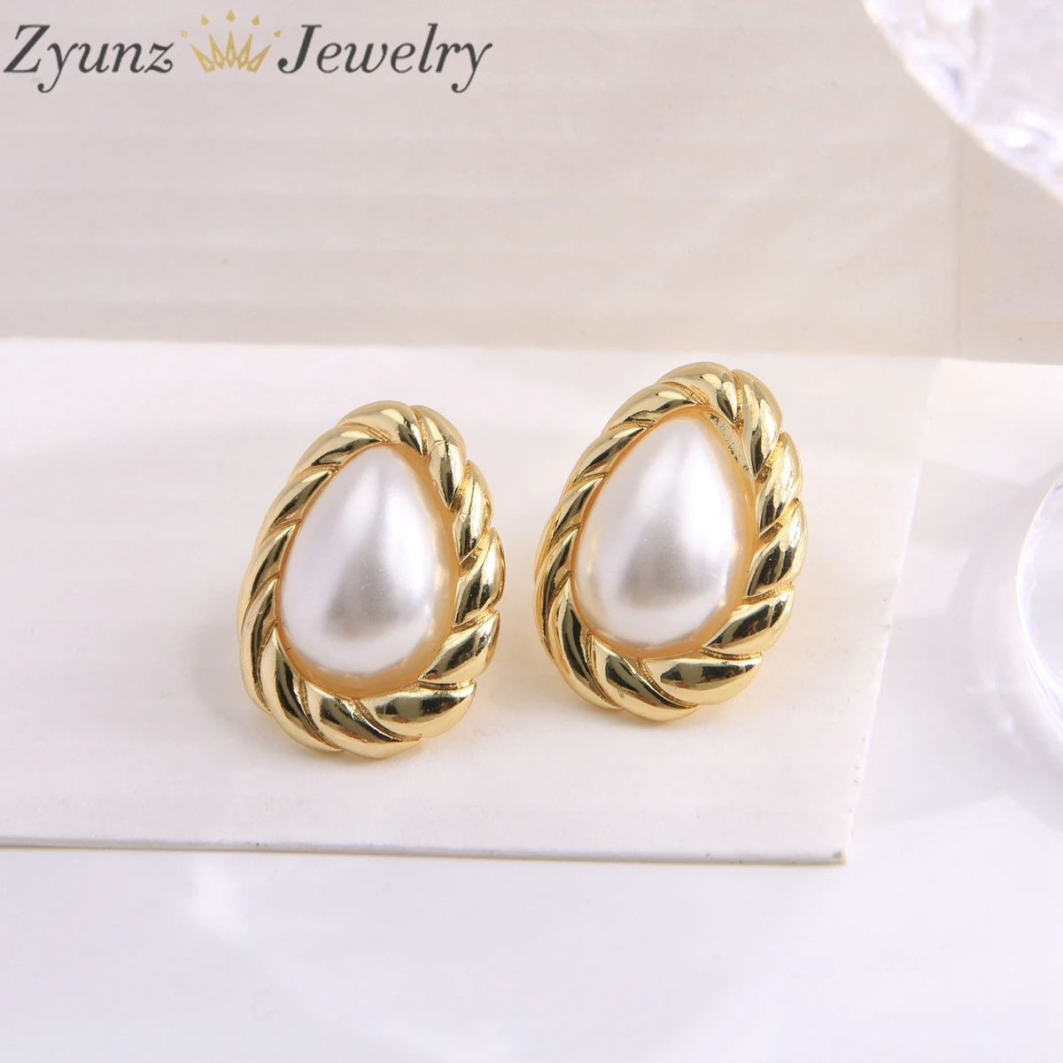 

5 Pairs, Retro Small Stud Earrings with Metallic Texture Trendy Water Drop French Pearl Studs