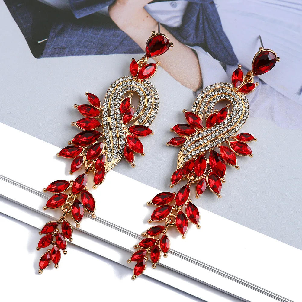 Women\'s fashionable tassel leaf earrings with retro phoenix pattern design for women