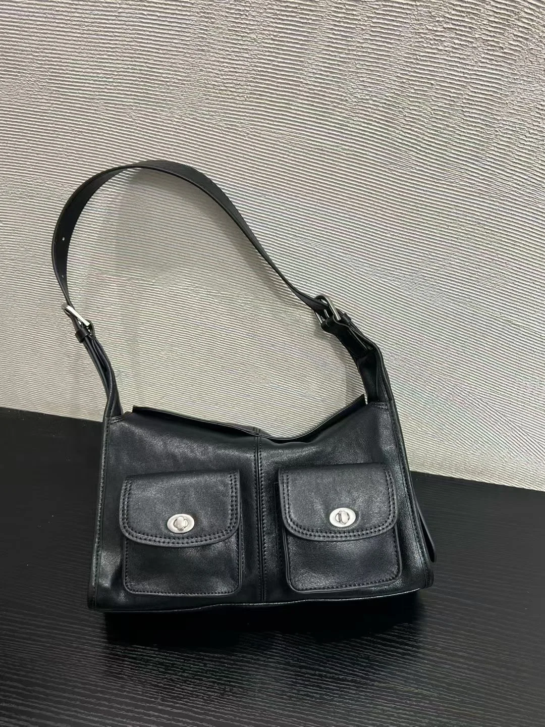 

Vintage Leather Tote Bag Women's Commuter Large Capaci Single oulder Casual Breadsti Bag Street Cool Sle Detachable S...