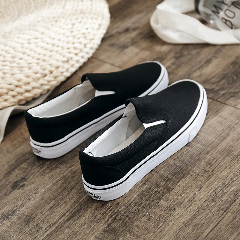 White Shoes Women Slip on Canvas Loafers Unisex Casual Shoes Summer Comfortable Vulcanized Shoes Mens Trainers Zapatos De Hombre