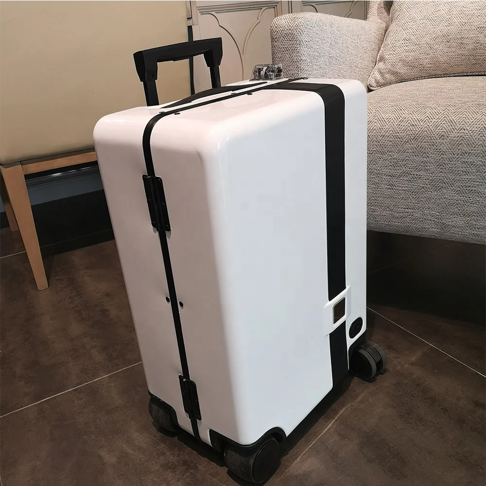 2020 New Automatic Following Robot Smart Luggage USB Charging Board Suitcase with remote control