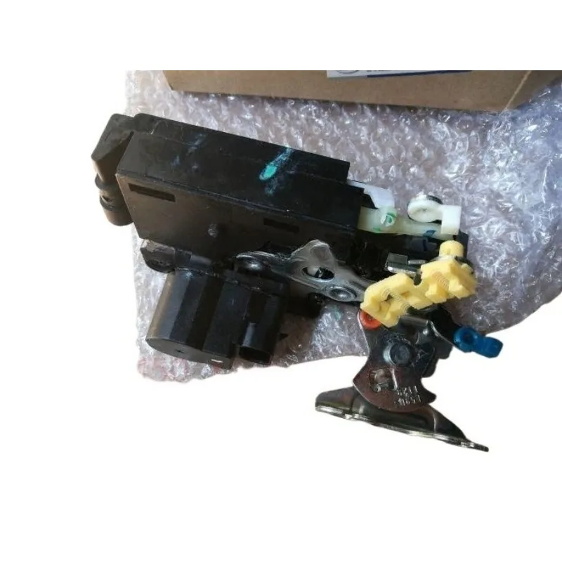 

Оригинальный блок блокировки центрального замка с дистанционным управлением 23878911 для Wuling Zhengcheng 2015