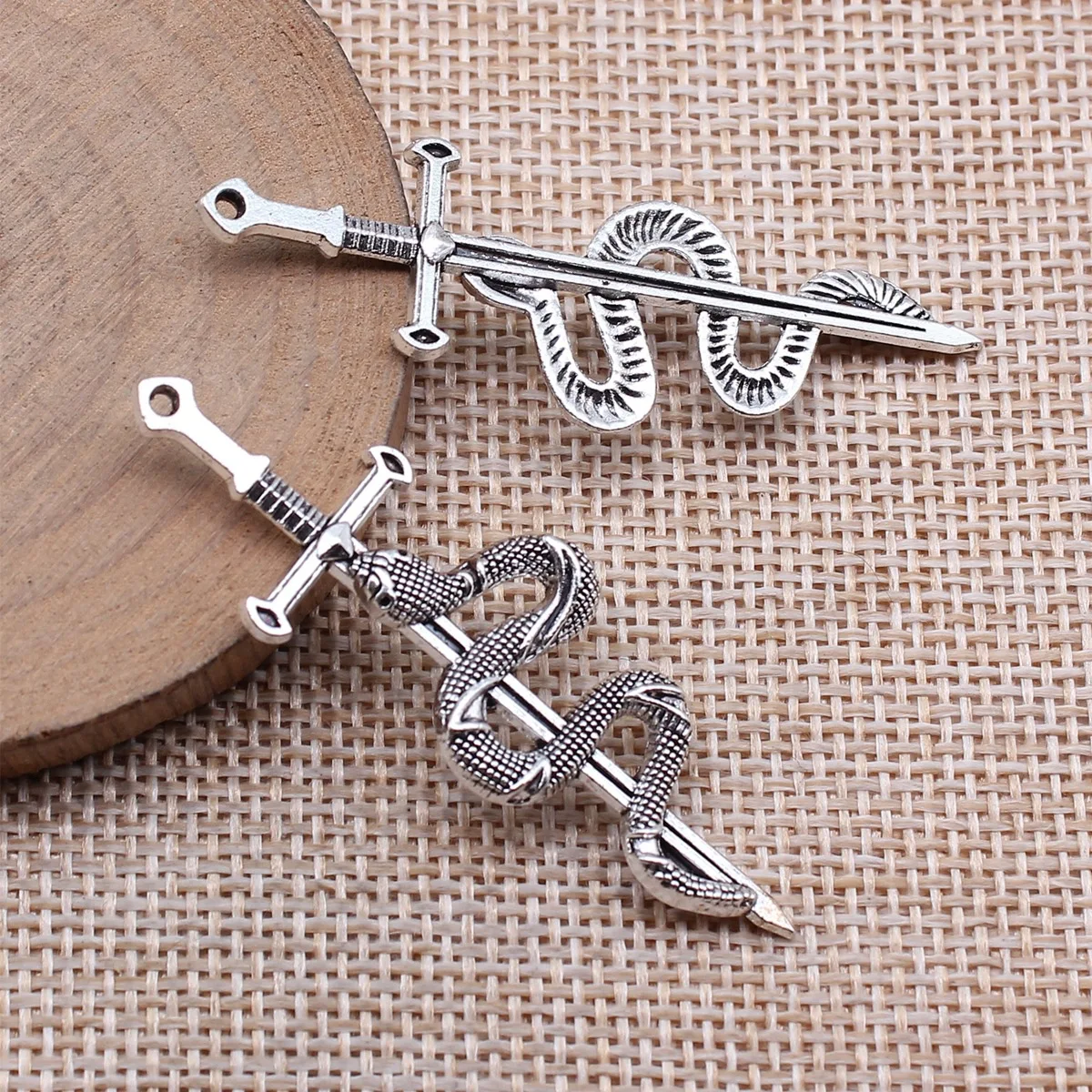 WYSIWYG 10pcs 54x17mm 2 Colors Acgn Cosplay Sword, Gun, Sword And Halberd Charms Snake-Shaped Sword Charms Pendant