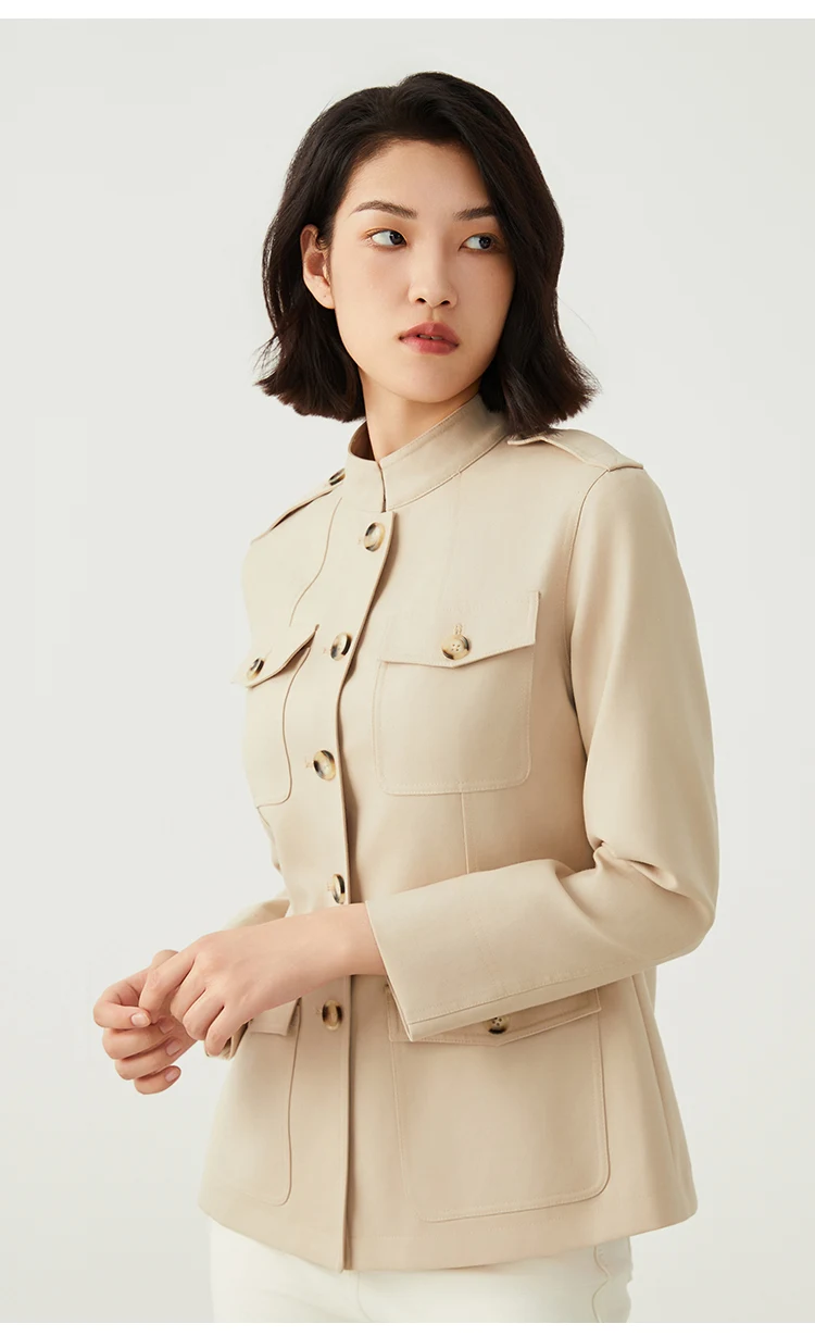 K2540W Luxuriöse Damen-Militärjacke aus Strukturiertem Wollmischgewebe mit Stehkragen, Tailliertem Schnitt und Eleganter Oberbekleidung – Detail 9