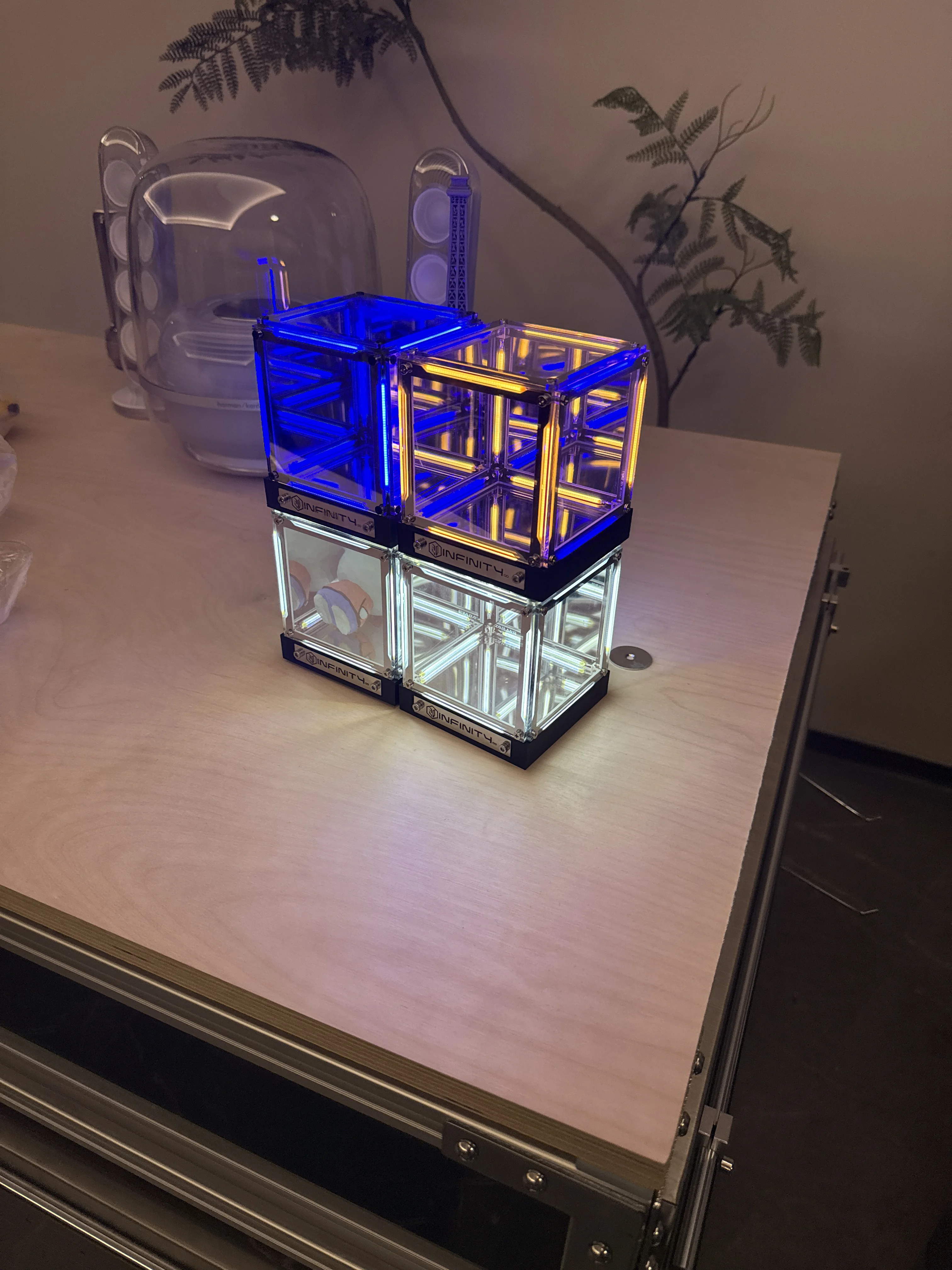 

Настольный компьютер с окружающим освещением для игр, 4D космическая креативная фигурка, светодиодная лампа Abyss, крутая атмосфера RGB, небольшой светильник, уникальное украшение стола