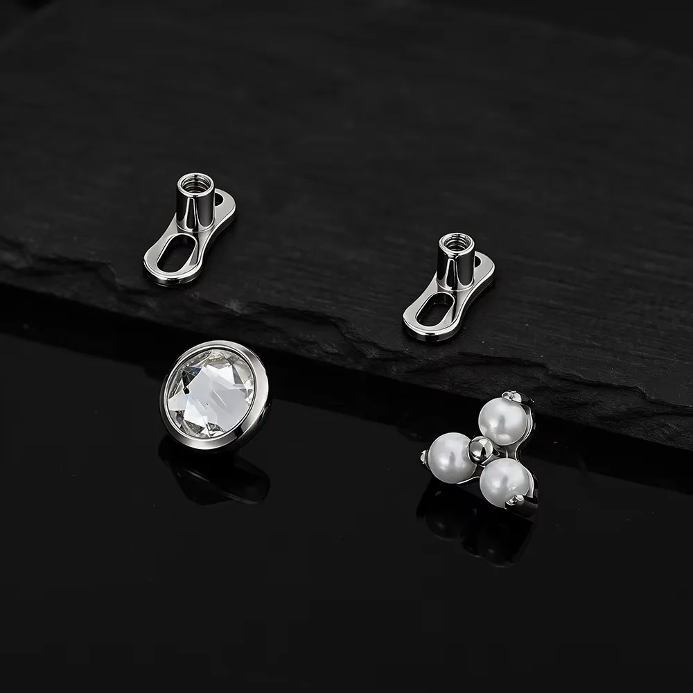 5pcs/lot ASTM F136 Titanium 14G 2-Hole Dermal Anchor Base 2mm Rise Dermal Base for Surface Piercing Jewelry M0.9/M1.2