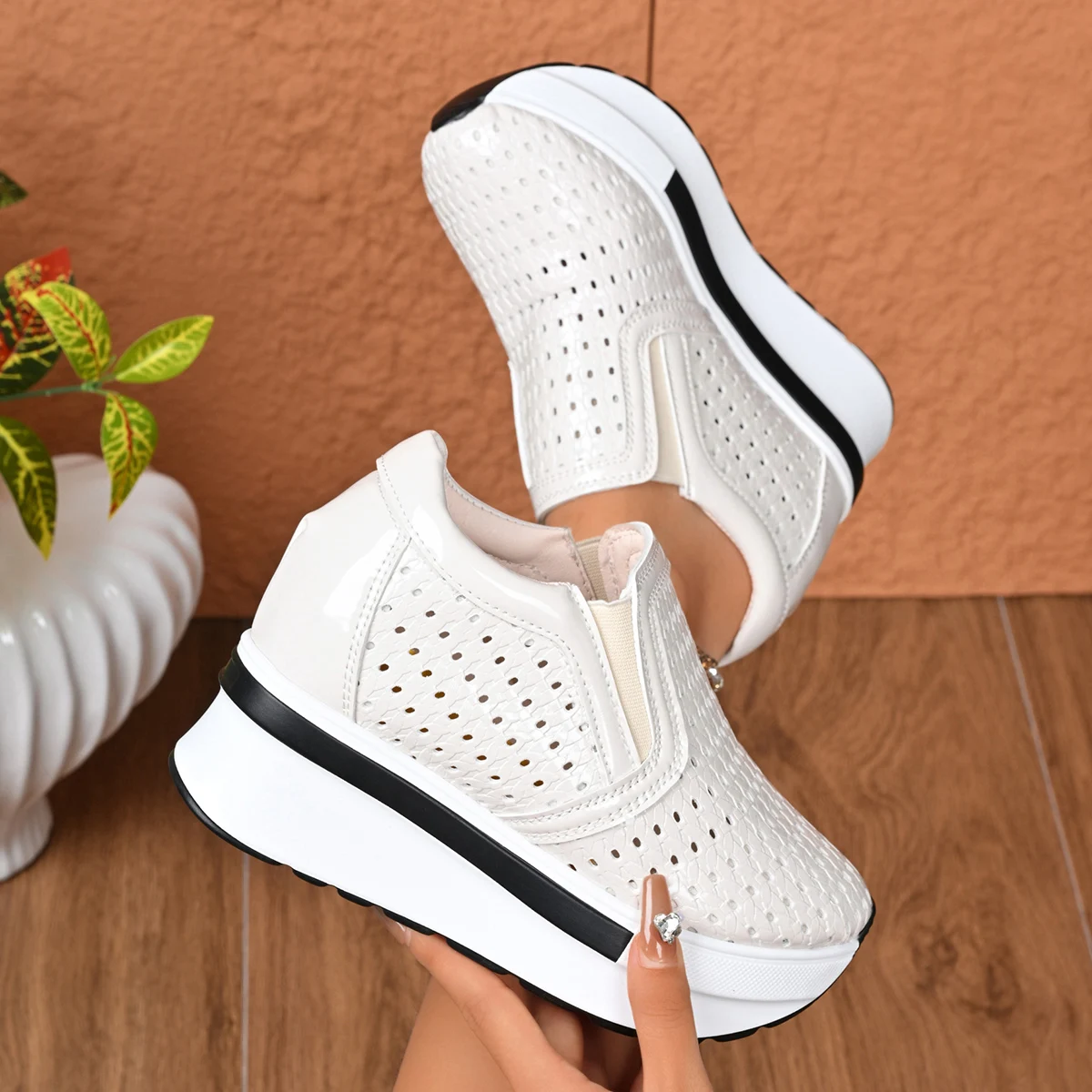 

2025 Summer Women Breathable Casual Sneakers Women New Slip-on Shoes Mesh Wedge Comfortable Single Sneakers Zapatos De Mujer