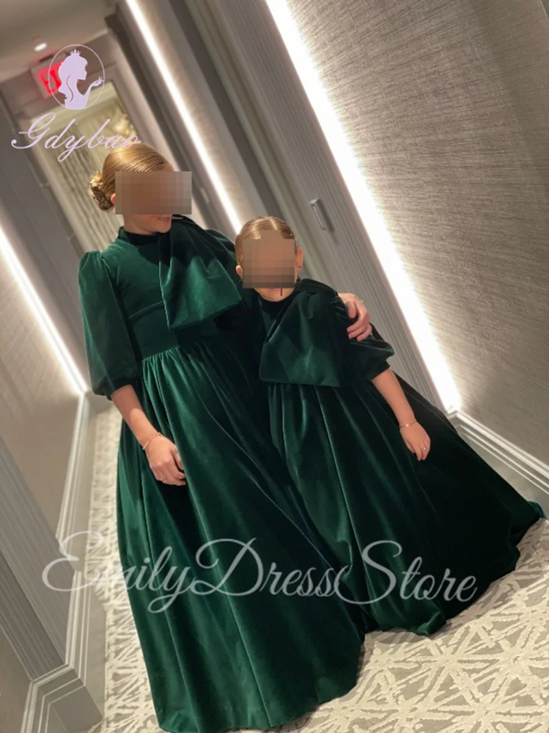 Customized Ivory Velet Flower Girl Dress For Wedding High Neck Puffy Bridesmaid Kids Birthday First Communion Ball Gown
