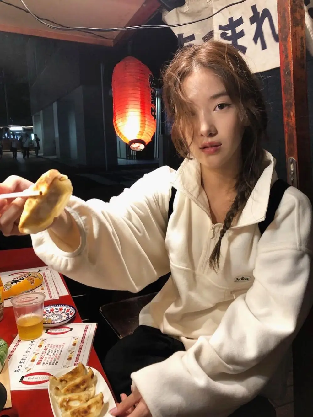 هودي بأكمام طويلة مع تطريز حروف، ملابس خارجية فضفاضة للنساء بأسلوب الشارع، مصنوعة من ألياف البوليستر بقصة مستقيمة #1