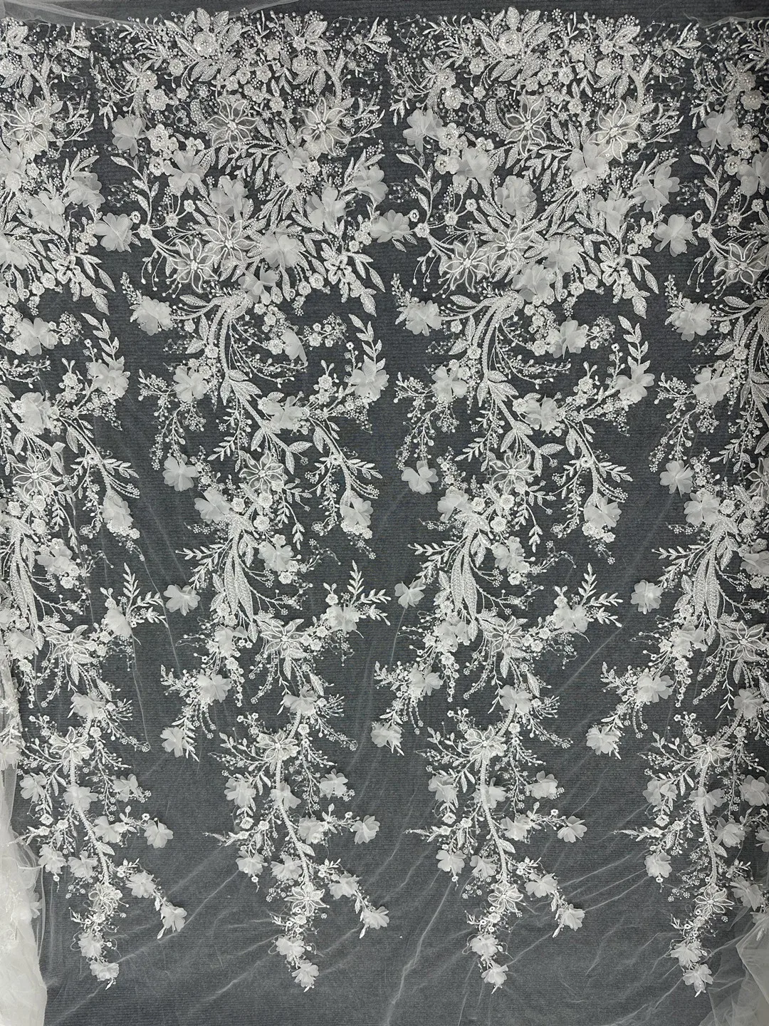 

The latest models of hot fashion African lace fabric handmade lace mesh binding lace beads sequins party wedding dresses