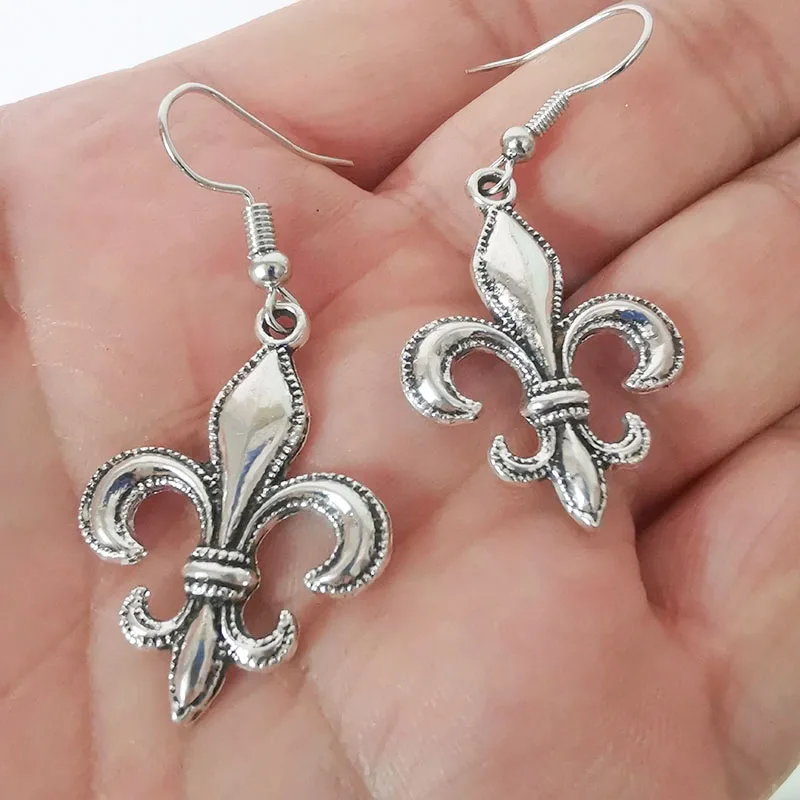 Fashion Vintage Lily Flower Drop Dangle Earrings for Women Goth Gothic Jewelry Accessories Decor  Aesthetic Grunge Fluer Stud