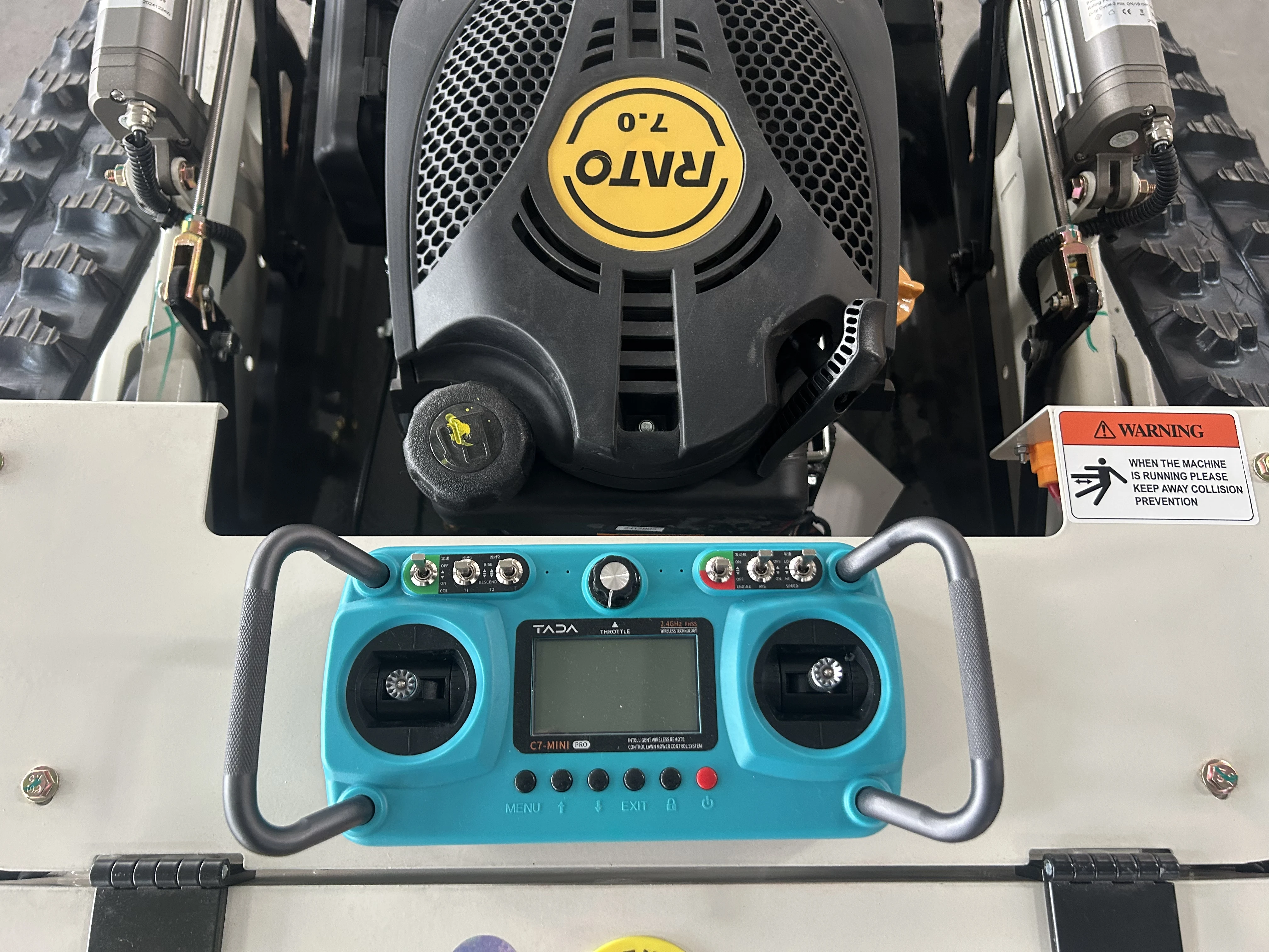 セリウム EPA の証明書が付いているカスタマイズされた高品質の芝刈り機のリモート コントロール芝刈り機