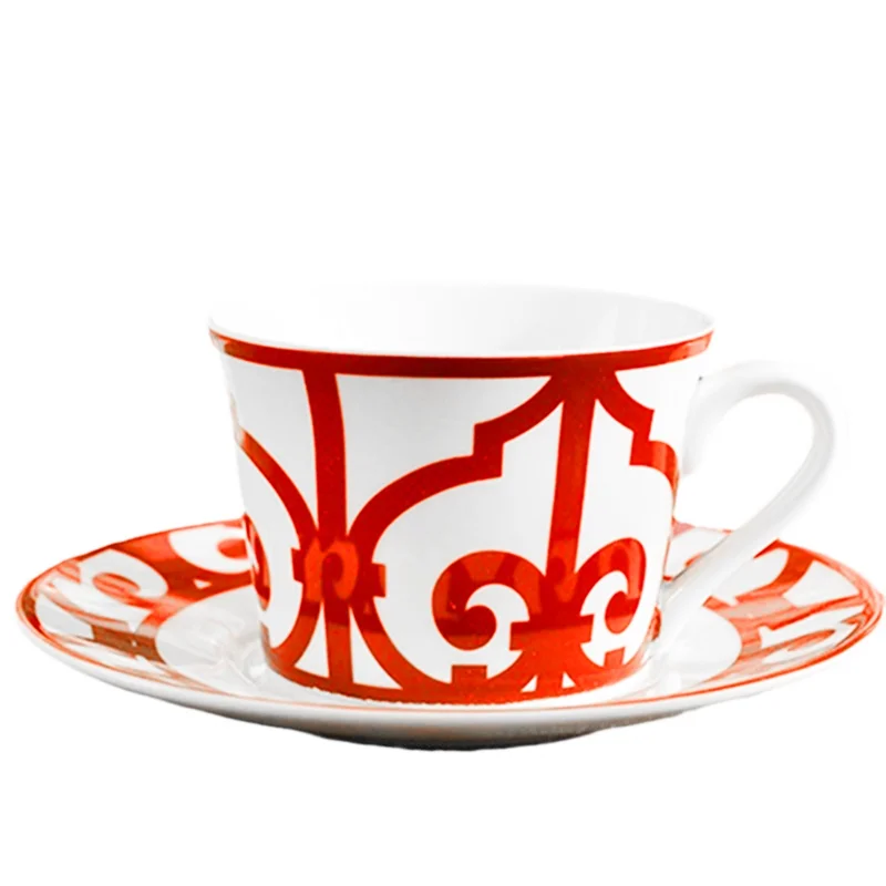 

PHFU-Набор кофейных чашек и тарелок Court Bone China Роскошная чашка для послеобеденного чая Кофейные чашки и блюдца Пара дома