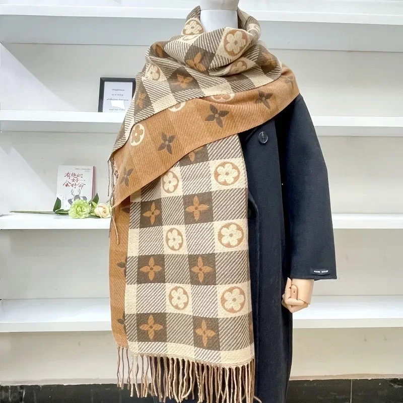 High end versatile heart-shaped plaid scarf Korean version warm and cold resistant imitation cashmere yarn neck protection scarf