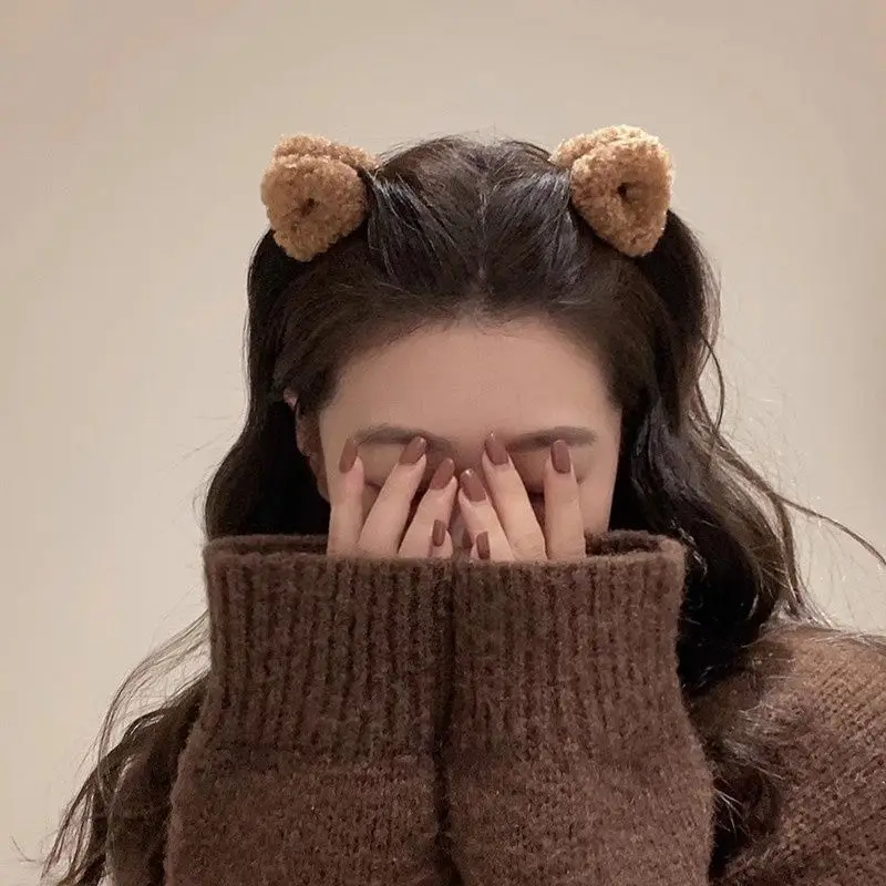 女性用ぬいぐるみ風ヘアクリップ4個 - サイドクリップ、前髪クリップ、浮き毛クリップ、小さな爪クリップ、キュートなプリンセスヘアスタイル