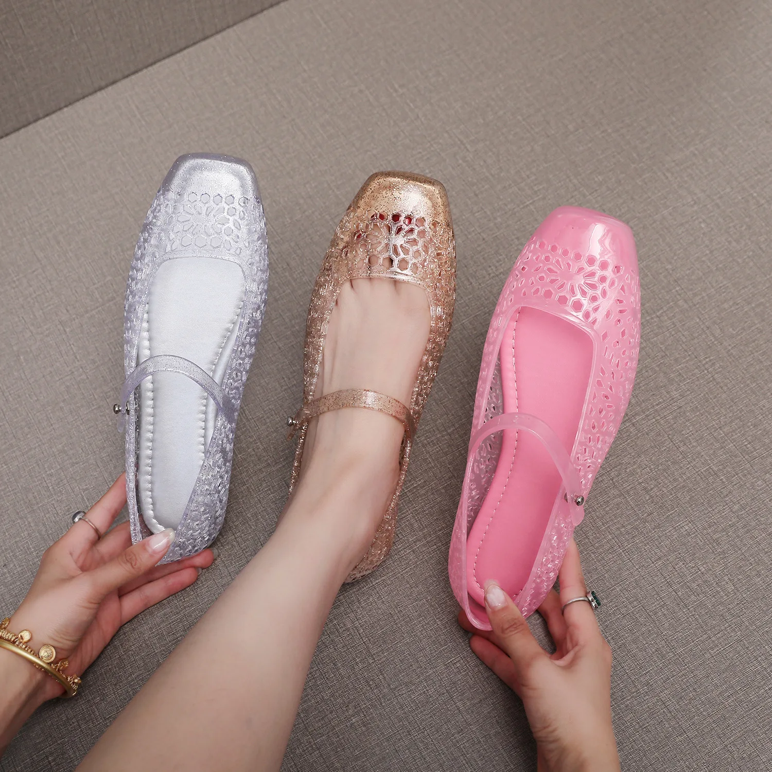Square toe flat slippers with transparent soft soled crystal single shoes wearing with a straight strap on the outside sandals