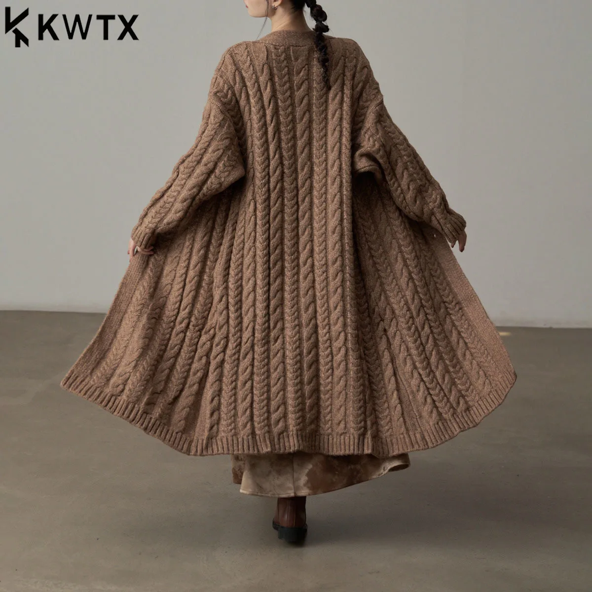 

KWTX 2025 Новый женский массивный вязаный кардиган, пальто с длинным v-образным вырезом, однотонное, в стиле ретро, на пуговицах, элегантная повседневная зимняя верхняя одежда