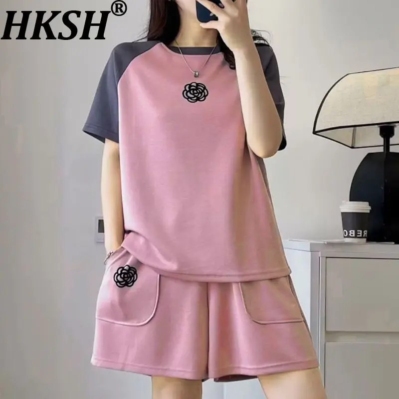 

HKSH Women Sporty Two-piece Set O-neck Short Sleeve Color Block Printed T-shirt Elastic Waist Pockets Casual Shorts Chic HK21180