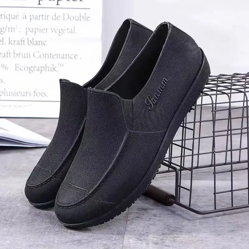 Men\'s Rain Shoes Outdoor Fishing Oil Resistant and Waterproof Chef Shoe Non Slip Water Shoes Men Garden Rubber Rain Boot PVC