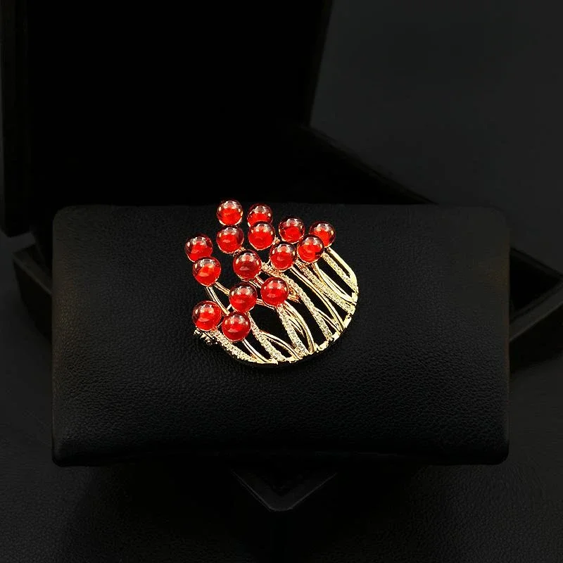 Red Coral Brooch for Women Suit High-End Animal Lapel Pins Geometric Collar Buckle Rhinestone Jewelry Clothing Accesories 5912