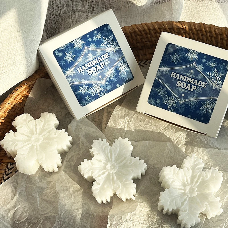 Snowflake Shaped Handmade Soap Gentle Oil Control Bar Refreshing Skin Cleaning Wash Soap Festive Bath Body Cleaning Gift Soap