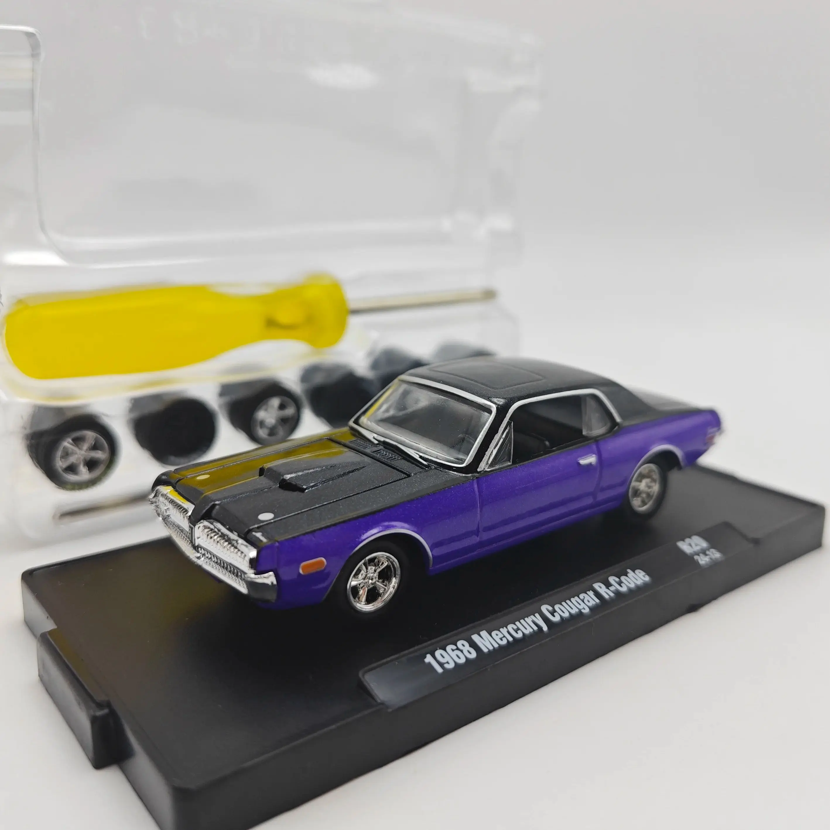 

M2 Model 1:64 1968 Mer-cury Cougar R Code Muscle Car Alloy Car Model